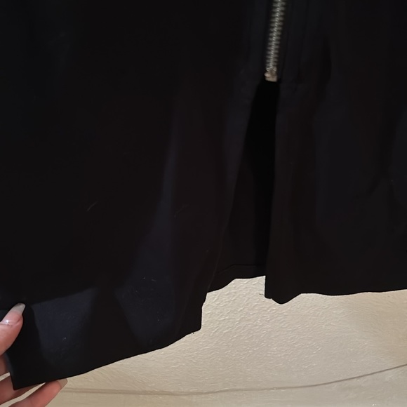 Express,size 2,black - Picture 3 of 3